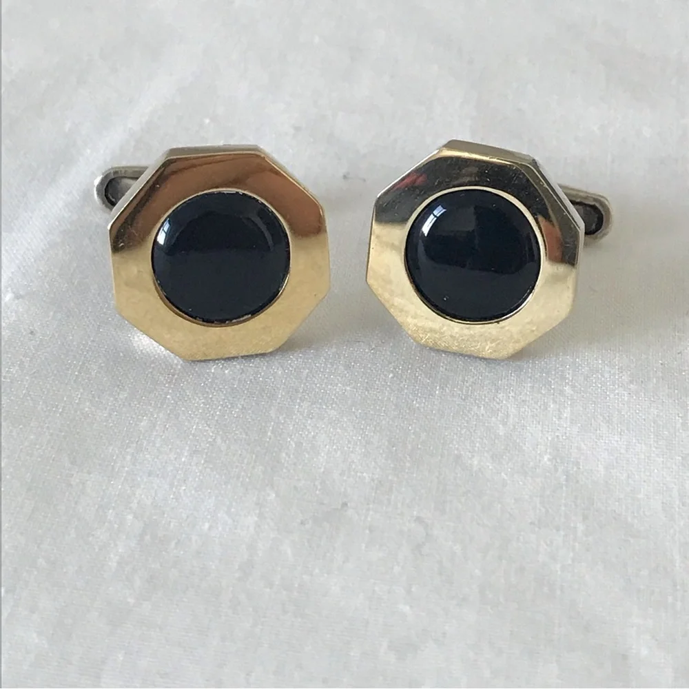 Beautiful Vintage 18kt gold plated Sterling Silver and Onyx Cufflinks It…